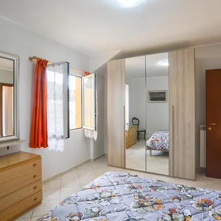 Appartement 3 Bedroom Amazing In Imperia