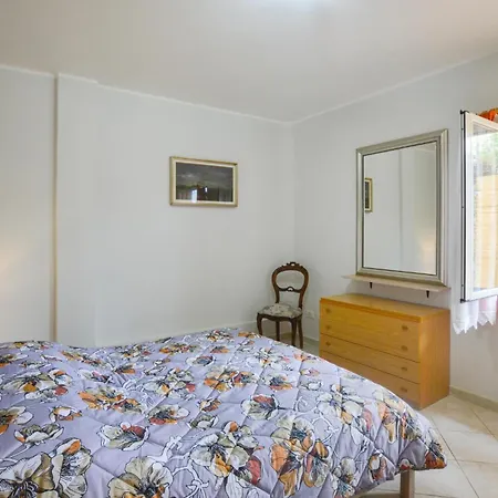 3 Bedroom Amazing In Apartment *