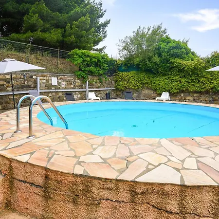 Appartement 3 Bedroom Amazing In Imperia